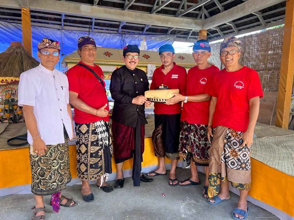 podiumnews.com-Wagub Apresiasi Pitra Yadnya di Kutuh Kelod